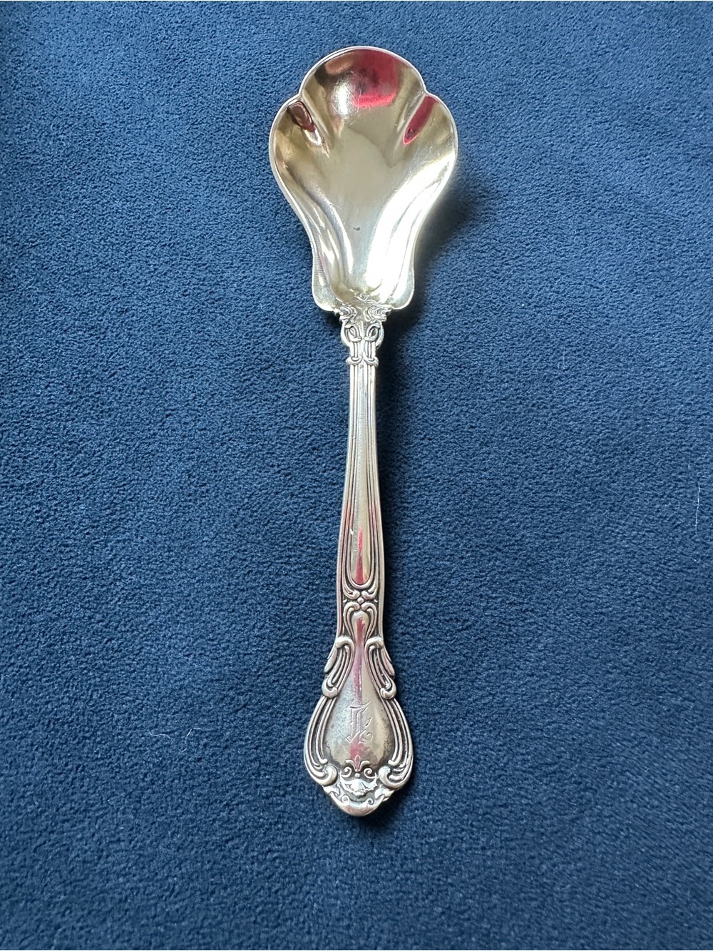 Vintage Gorham Chantilly sterling silver sugar shell spoon